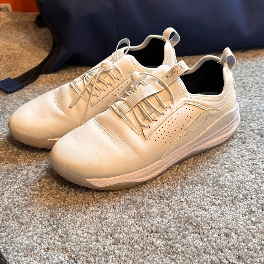 Clove Tennis shoes
